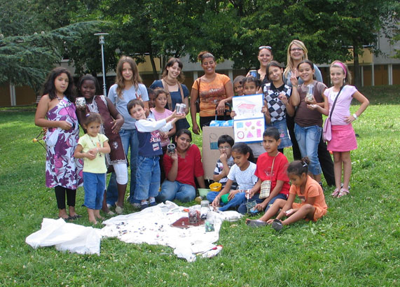 la Centrale de tri -  de La Mercerie- Maison de l'Enfance de la Duchre- Juillet-aot 2008-article du Progrs-Aurlie Mourier-le sourire de la mercire