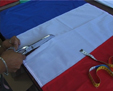 photo, une vue de l' exposition le drapeau tricolore coupé-boutonné